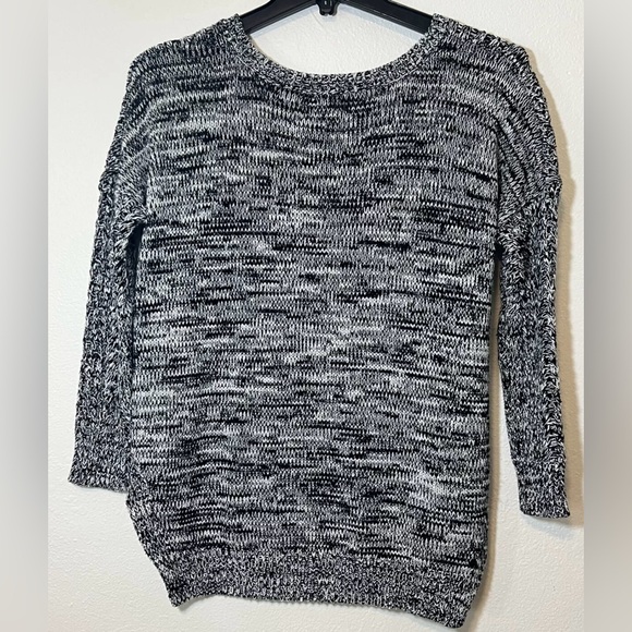 Express Women’s Round Neck Chunky Cable Knit Oversized Sweater Black & White XS - Picture 2 of 12